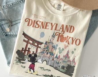 Camiseta vintage de Mickey Mouse de Disneyland Tokio, camiseta del lugar más feliz del mundo, camiseta de vacaciones en DisneySea, atuendo para viaje a Japón.