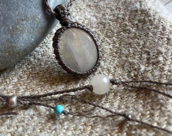 Collar de macramé Luna Moonstone / Joyería de cristal natural / Estilo boho minimalista / Hecho a mano, pieza única