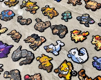 Llavero e imán de criatura de bolsillo con diseño de píxeles personalizados / Original 151 para todas las generaciones / Decoración de cuentas Perler hechas a mano / Juego de rol retro ¡Atrápalos a todos!