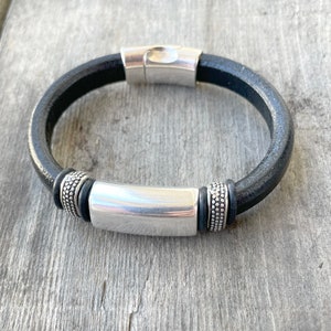 Men&#39;s Licorice Leather Bracelet,Free Shipping.Genuine Leather,Silver-Plated Pewter with Magnetic Clasp, 1/4&quot; Dotted Accent Spacers