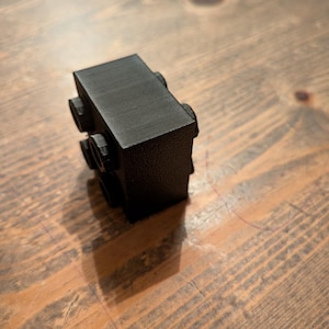 Dupl0-kompatibelt kopplingsblock - uppfunnet av Emil (7 år).