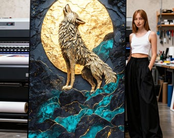 Quadro em tela com lobo dourado uivando, cena majestosa ao luar, decoração com elementos da natureza e vida selvagem, decoração moderna para casa, arte impressa pronta para pendurar.