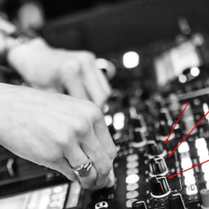 D-Shaft Potentiometer Knobs – Mixed Color Guitar Mixer Amp Controls, 2pcs