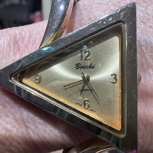 Vintage Bouché Triangle Cuff Watch – Sculptural Gold Statement immagine 2