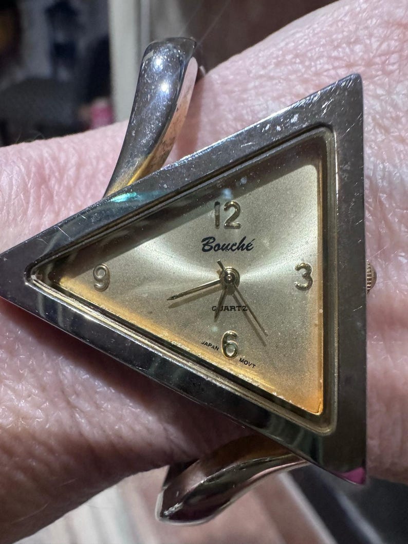 Vintage Bouché Triangle Cuff Watch – Sculptural Gold Statement immagine 2