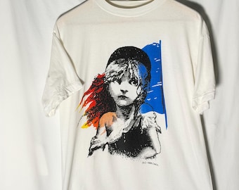 Vintage Les Miserables Musical Tee London 1986 Size L Backhit