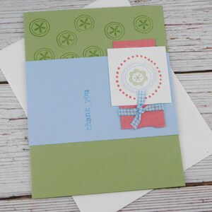 Tarjeta de agradecimiento hecha a mano: Tu atención me reconforta. Elegante diseño floral.