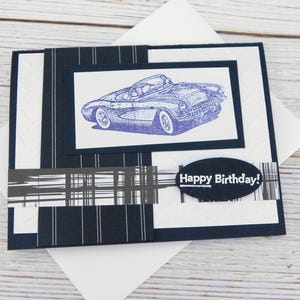 Cartão de aniversário feito à mão com Corvette vintage – Cartão de felicitações masculino com carro clássico – Tudo preparado para comemorar – Cartão de automóvel preto e branco