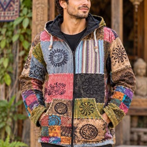 Sudadera con capucha de patchwork hecha a mano en Nepal, chaqueta estilo boho para festivales, abrigo unisex de algodón.