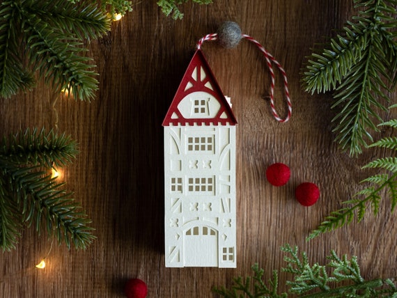 Layered Paper Christmas Ornament "London", handmade of beautiful watercolor paper, holiday decor for the traveler, perfect for gifting
