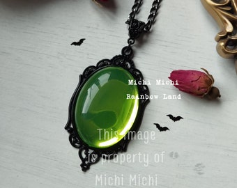 Absinth Halskette | Grün Goth Cameo, Witchy Halskette,Vampir Schmuck,Victorian Accessoires,Geschenk für Sie,San Patricks,Elfe,Mittelalter