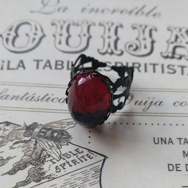 Obscur Black Red Gothic Ring, Bijoux vampire, Cadeau d’Halloween, Camée noir, Sang rouge dragon, Pendentif sombre, Cadeau pour lui, Occulte, Médiéval