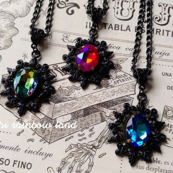 Collier camée sort de lune | Pendentif vampire | Bijoux gothiques | Collier victorien | Joyau baroque | Pendentif fée noire | Bijoux elfes | Sorcière