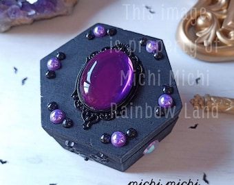 Fée noire | Coffre peint à la main, boîte à bijoux gothique, améthyste, sorcière, vampire, violet, cadeau d'Halloween, médiéval, lune, dragon, victorien