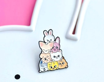 Broche de esmalte com animais do K-pop