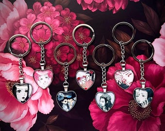 Chaveiros de coração combinando com garotas do anime Paradise Kiss