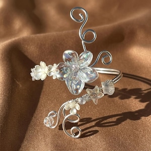 Handmade Wire Arm Cuff with Glass Flower Charms, Fairycore & Boho Upper Arm Band, Adjustable Summer Jewelry, Gift for Her, Women, Girls