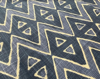Thibaut Tiburon Navy Polsterstoff - 0.66m - Designer Baumwoll-Polsterstoff - Blau Geometrisch