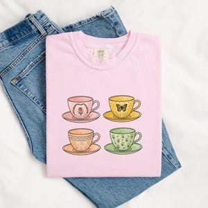 Light Tea Cup Shirt Easter Beverage Gift Women Brush Stroke Tee Teacup T-Shirt Spring Fan Painted Tshirt Coffee Graphic Doodle Blooms Tshirt