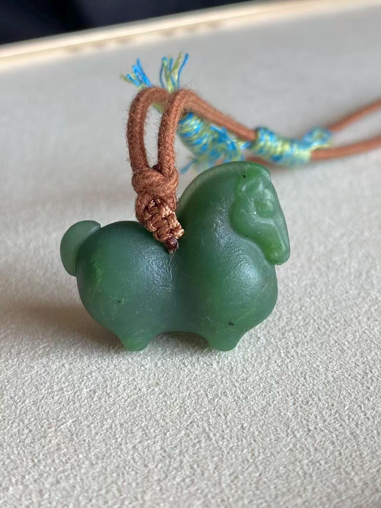 翡翠の動物ネックレス - Etsy 日本