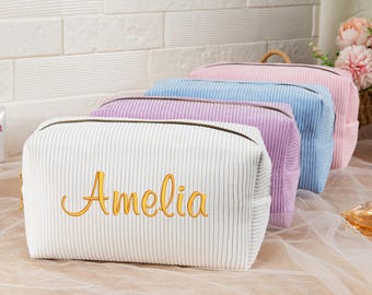 Pochette per cosmetici in velluto a coste ricamata, con monogramma personalizzato, regalo per damigella d'onore.