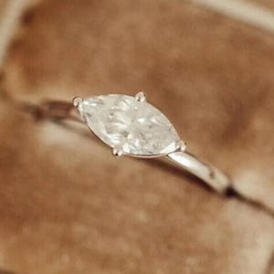 Anillo de compromiso con moissanita marquesa de 1 quilate, anillo solitario de oro de 14k con montura East West.