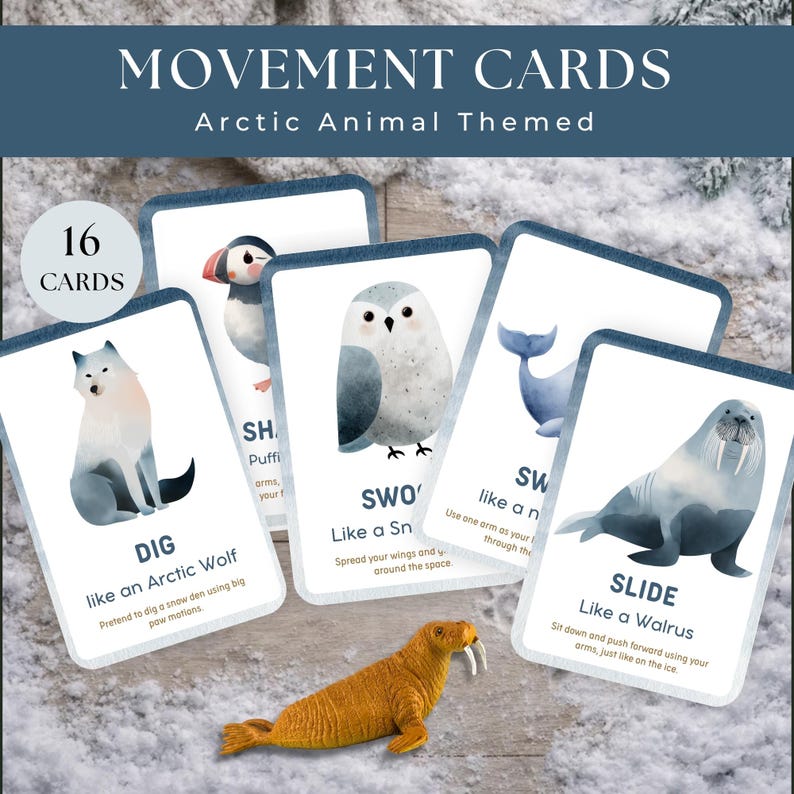 以下が含まれることがあります： 北極の動物をテーマにした16枚のムーブメントカードのセット。各カードには、オオカミ、フクロウ、セイウチなどの北極の動物の水彩イラストと動きの指示が描かれています。小さなオレンジ色のセイウチの置物が前景にあります。