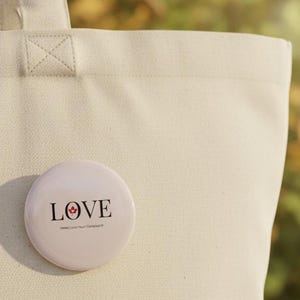Inspirerande kärleksknapp med lönnhjärtamotiv, 10-pack, 2 storlekar
