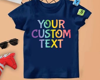 Personalisierte Regenbogen Text Shirt - Lebendiges Buntes Name T-Shirt für Erwachsene Kleinkinder und Babys