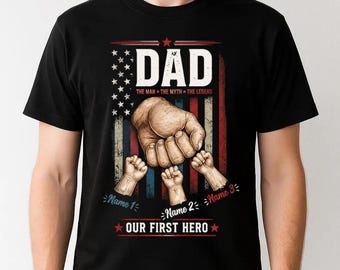 Kundenspezifisches Vati-Faust-Stoß-Hemd, personalisierte Kindername-Vater-Tag-T-Stück, unser erster Held-amerikanische Flaggen-Kleidung, Vaterländisches Weinlese-Männergeschenk