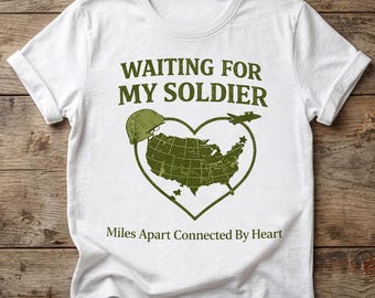 Camiseta personalizada "À espera do meu soldado", camiseta para esposa de militar, camiseta para destacamento, camiseta para família militar, presente para namorada de militar e cônjuge de militar.