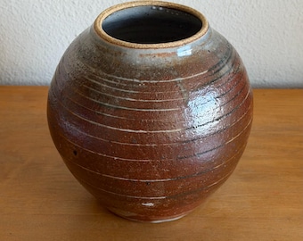 Jarrón grande de cerámica vintage de estudio con forma de esfera – Esmaltado a la sal – Estilo jarra lunar – Firmado