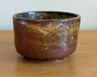 Vintage Japanese-Style Studio Pottery Tea Bowl – Earthy Rust Shino Glaze – Signed