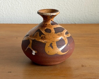 Jarrón de cerámica vintage del estudio Wayne Taylor – Arcilla roja y esmalte naranja quemado – Década de 1980
