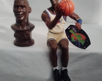 Michael Jordan 1996 Warner Bros Space Jam Tune Squad Figure & Trophy Treats Lot