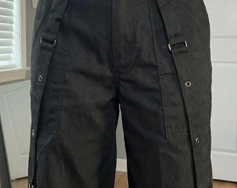 Pantalones cargo góticos de pierna ancha, pantalones negros con tirantes, atuendo emo grunge estilo Y2K