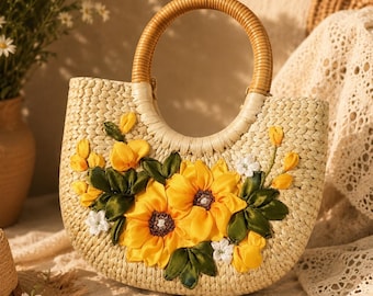 Handmade Straw Tote Bag, Bamboo Handle Purse, Woven Summer Handbag, Eco-Friendly Boho Beach Bag