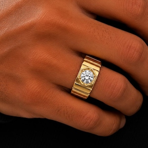 Anello da uomo ottagonale con moissanite, in argento sterling placcato oro 14 carati, anello moderno e geometrico di grande impatto.