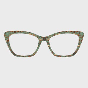 Puede incluir: Gafas de estilo ojo de gato con un fondo turquesa y un patrón repetido de pequeñas ilustraciones detalladas en tonos marrón, beige y blanco. Las monturas tienen una forma clásica con un borde exterior ligeramente curvado hacia arriba.