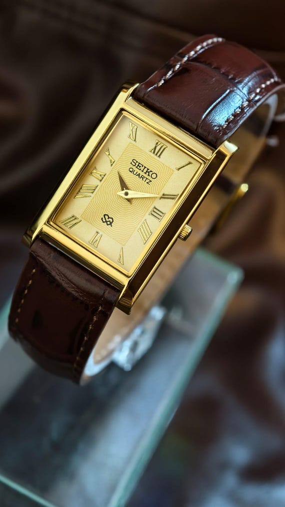 Seiko Vintage Slim Quartz gold Dial or Case unisex Wrist Watch classic look