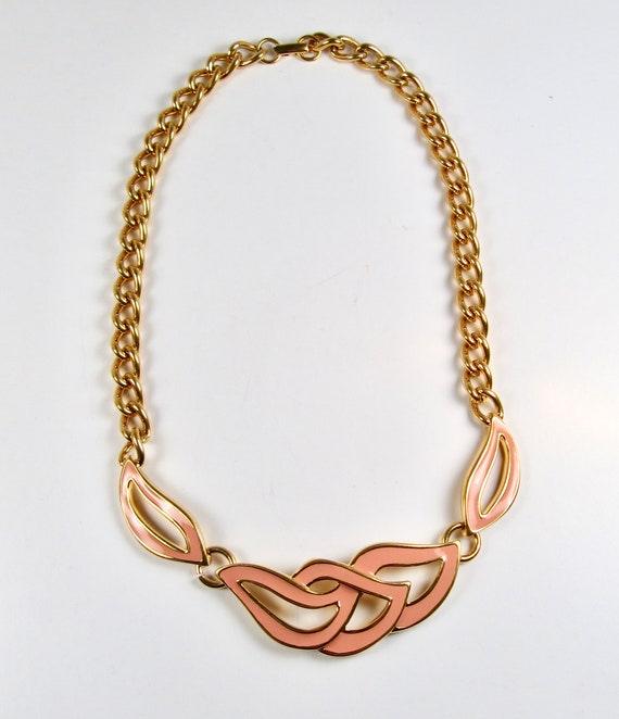 NAPIER Signed Thick Gold Tone Chain & Pink Enamel… - image 8