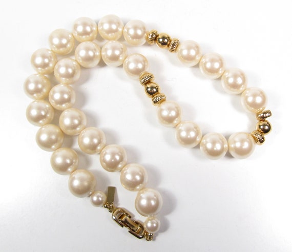 1960s Vintage White Marvella Pearl Gold Bead Stra… - image 4