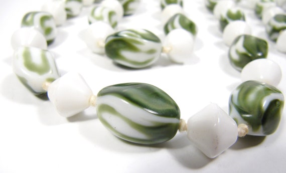Milk Glass & Green White Bead Gold Filled Clasp N… - image 3