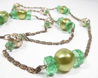 Vintage Gold Tone Snail Link Chain Necklace 1980s Green Plastic Lucite Beads Vtg