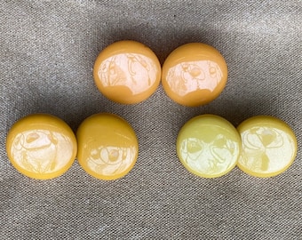 You Pick! Genuine Bakelite Butterscotch Chartreuse or Mustard Button Disc Earrings Vintage