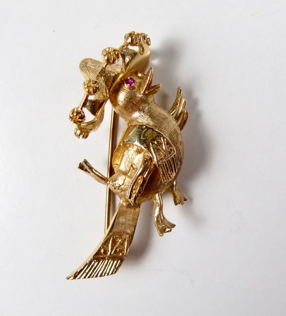 Solid 14k Yellow Gold Song Bird in Sombrero Brooc… - image 5