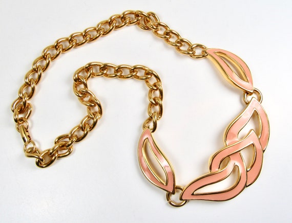 NAPIER Signed Thick Gold Tone Chain & Pink Enamel… - image 1