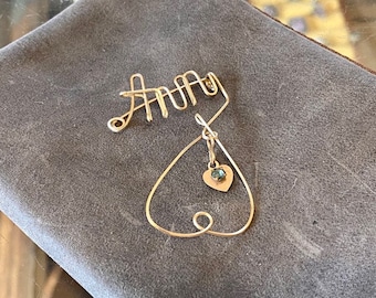 Vintage Gold Filled Wire Name Pin ANN Heart Charm Green Glass Rhinestone