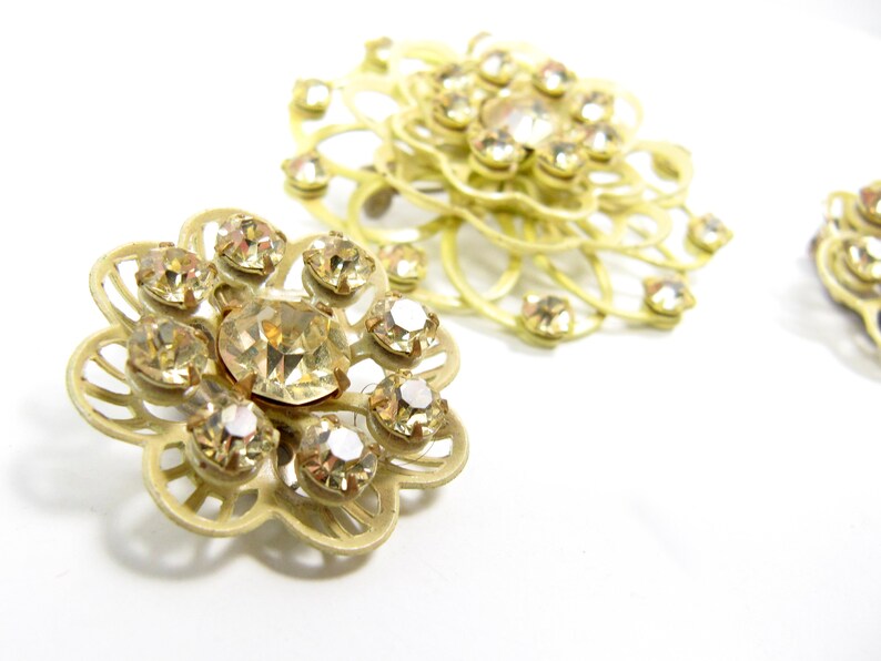 Pale Yellow Enamel Flower Rhinestone Brooch Pin Clip On Earrings Set Vintage 50s