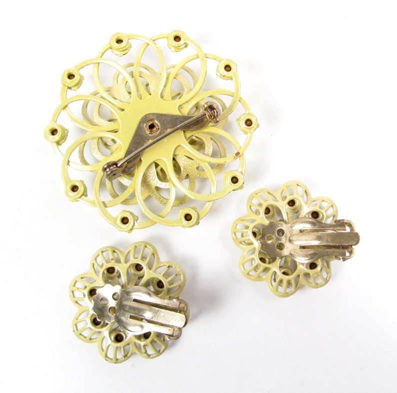 Pale Yellow Enamel Flower Rhinestone Brooch Pin Clip On Earrings Set Vintage 50s